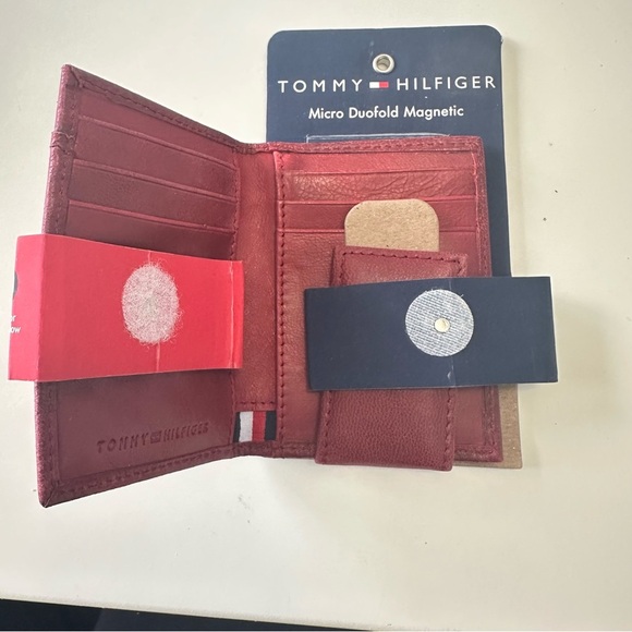 4/$25**NEW Men’s Tommy Hilfiger Red Leather RFID Wallet - Picture 5 of 5